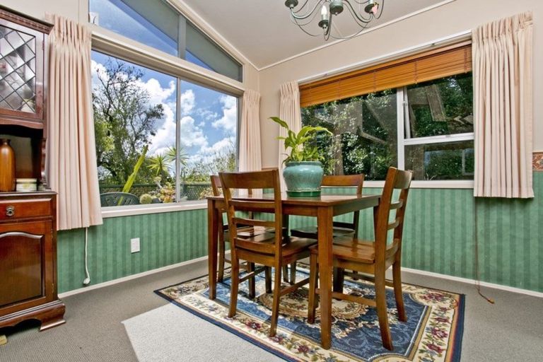 Photo of property in 37 Seon Place, Birkdale, Auckland, 0626