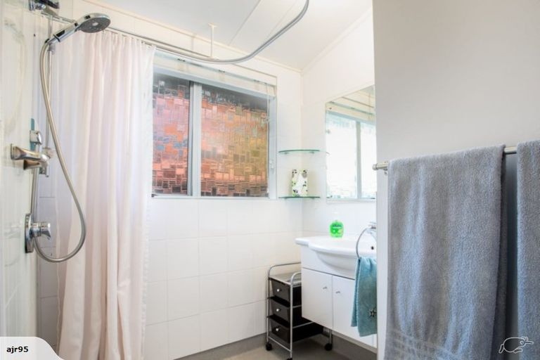 Photo of property in 6 Clare Place, Cromwell, 9310