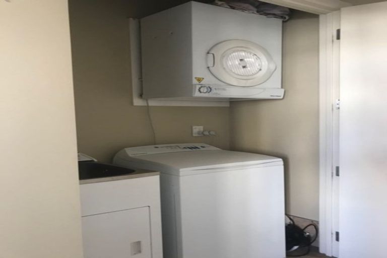 Photo of property in 4/11 Carlos Drive, Flat Bush, Auckland, 2016