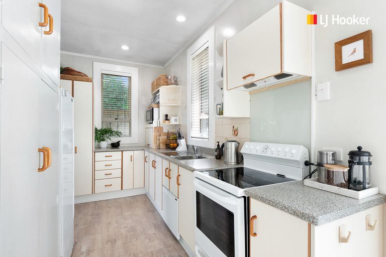 Photo of property in 112 Oakwood Avenue, Balaclava, Dunedin, 9011