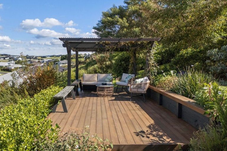 Photo of property in 29 Lakeside Terrace, Omokoroa, 3114