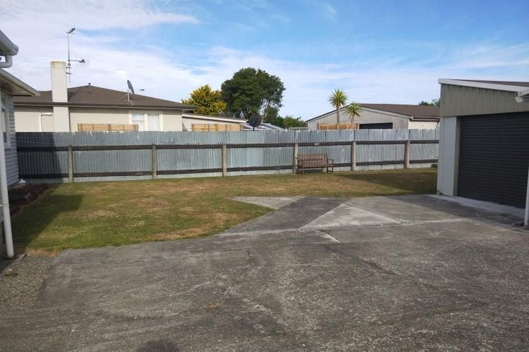 Photo of property in 19 Pembroke Street, Highbury, Palmerston North, 4412