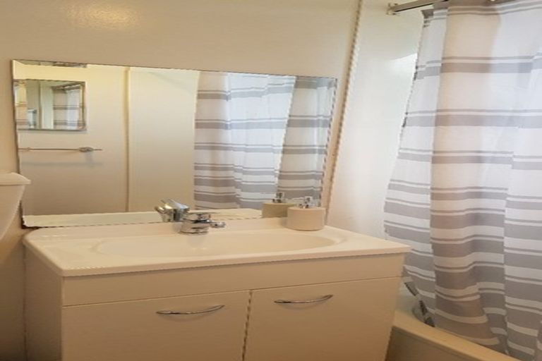 Photo of property in 4 Amberley Grove, Hutt Central, Lower Hutt, 5010