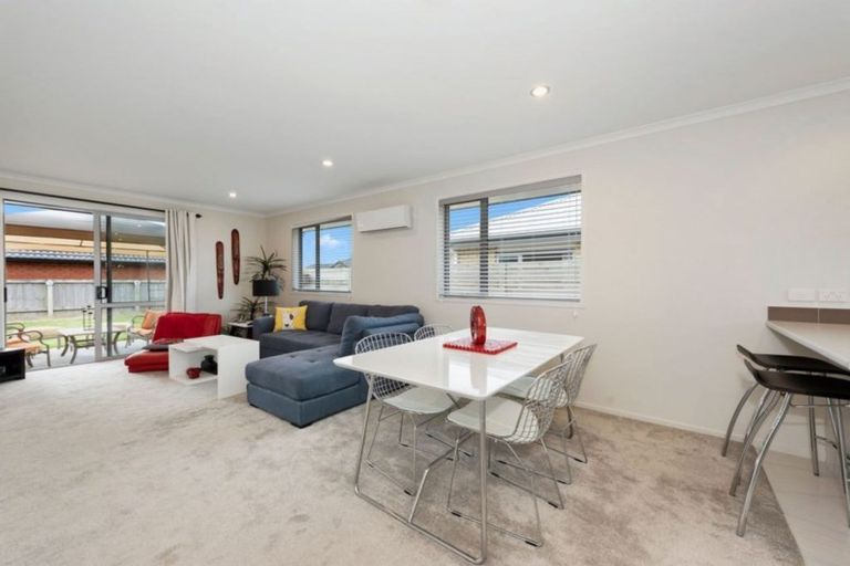 Photo of property in 55 Shrule Place, Huntington, Hamilton, 3210