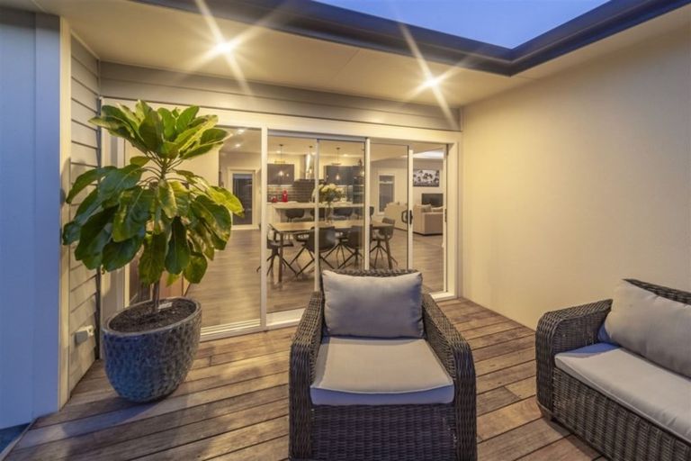 Photo of property in 18 Hurunui Drive, Te Awa, Napier, 4110