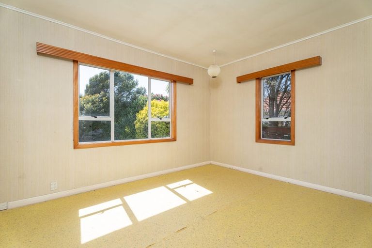 Photo of property in 8 Hindmarsh Street, Johnsonville, Wellington, 6037