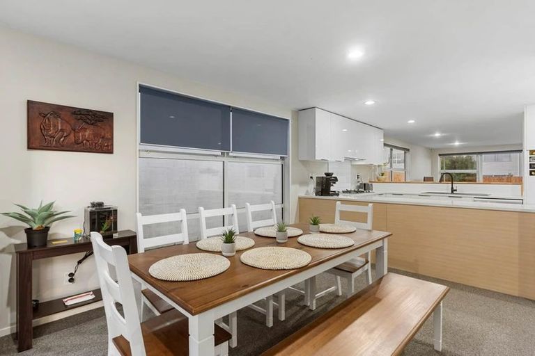 Photo of property in 28 Phar Lap Crescent, Takanini, 2112