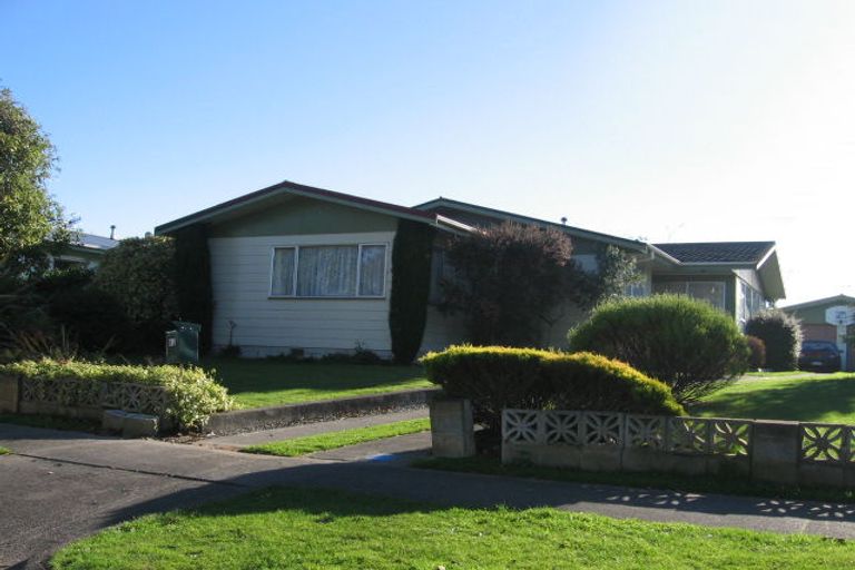 Photo of property in 82 Apollo Parade, Milson, Palmerston North, 4414