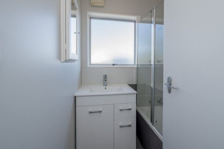 Photo of property in 9 Featherston Street, Levin, 5510