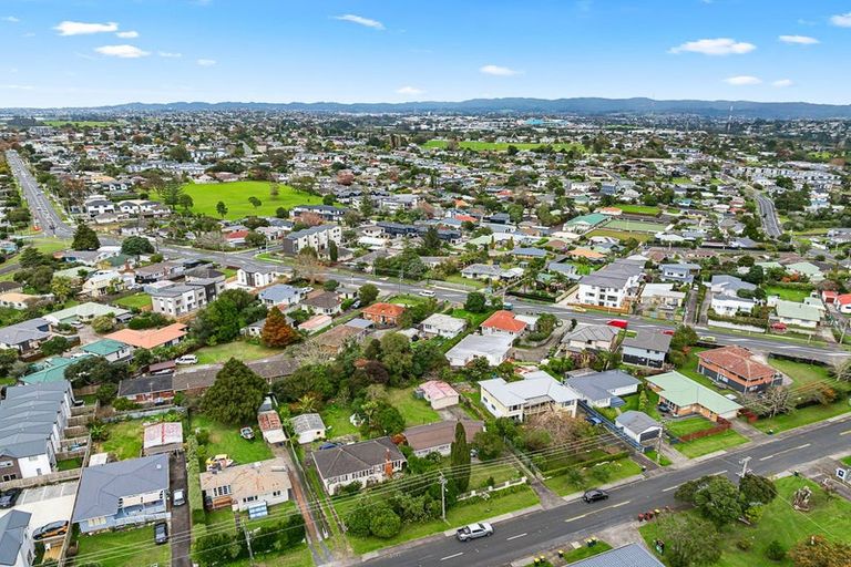 Photo of property in 43 Wharf Road, Te Atatu Peninsula, Auckland, 0610