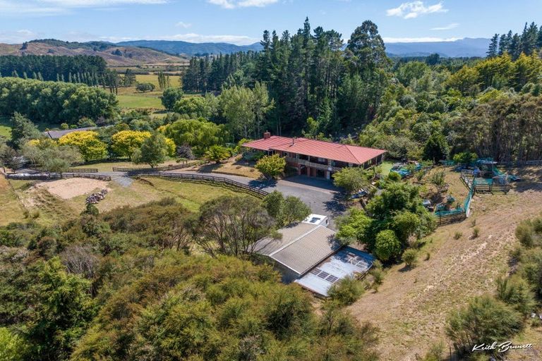 Photo of property in 243 Katherine Mansfield Drive, Whitemans Valley, Upper Hutt, 5371