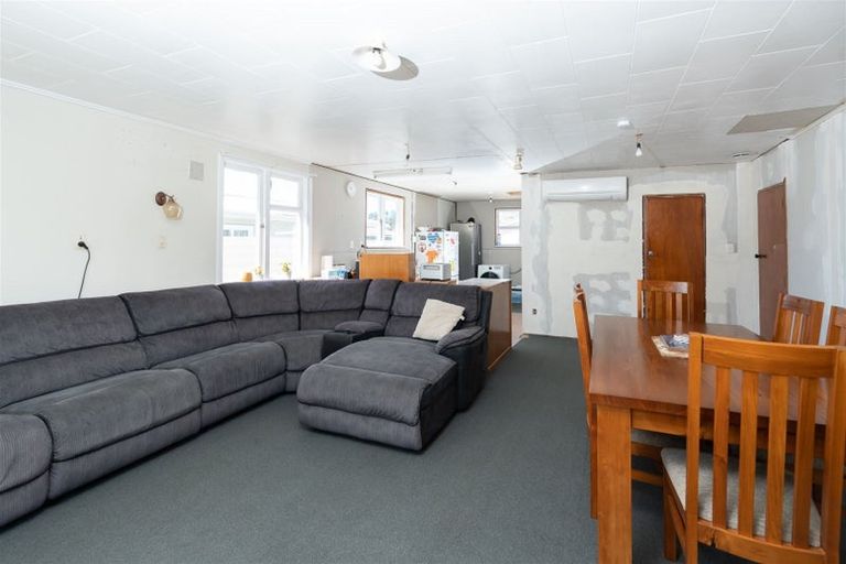 Photo of property in 42 Montgomery Crescent, Bader, Hamilton, 3206