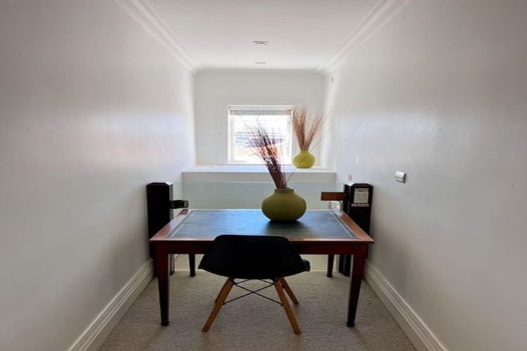 Photo of property in 8 Central Terrace, Kelburn, Wellington, 6012