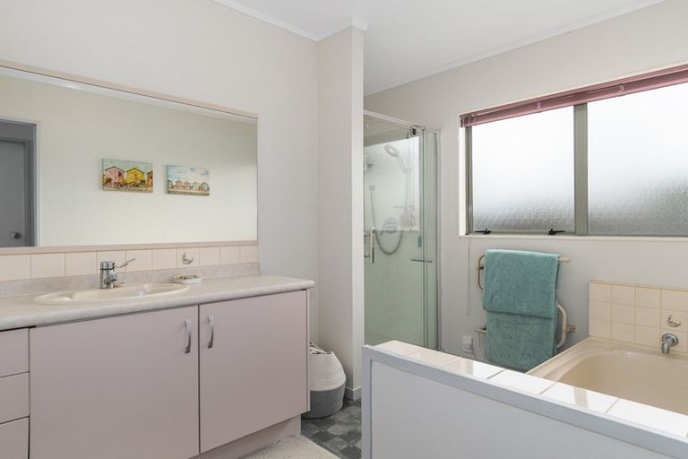 Photo of property in 15a Sinclair Street, Greerton, Tauranga, 3112