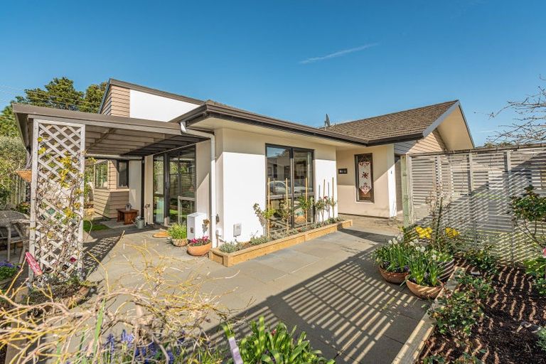Photo of property in Caversham Park, 2/7 Caversham Road, Westmere, Whanganui, 4501