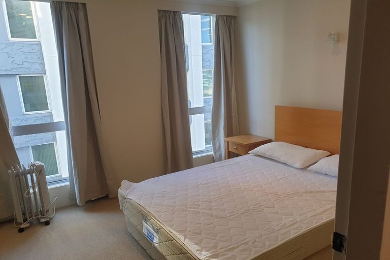 Photo of property in Terrace Heights Apartments, 11c/163 The Terrace, Wellington Central, Wellington, 6011