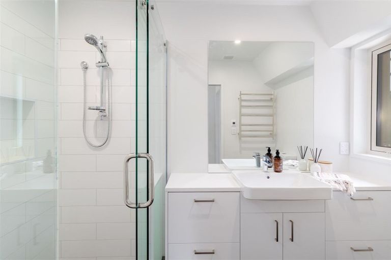 Photo of property in 89 Holly Road, St Albans, Christchurch, 8014