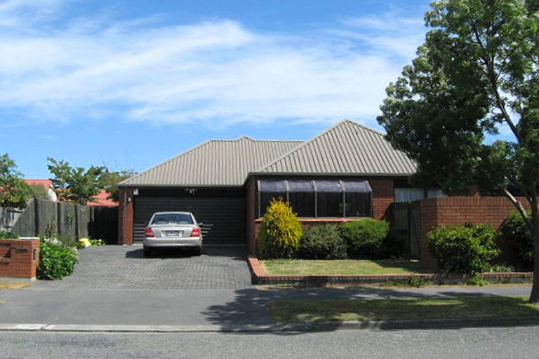 Photo of property in 52 Apsley Drive, Avonhead, Christchurch, 8042