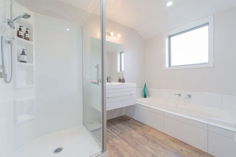 Photo of property in 25 Tawera Place, Te Anau, 9679