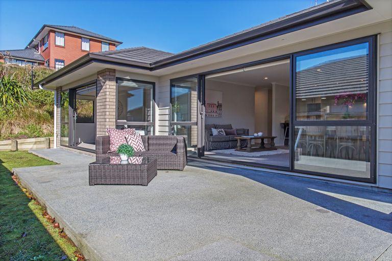 Photo of property in 73 Madison Terrace, Silverdale, 0932