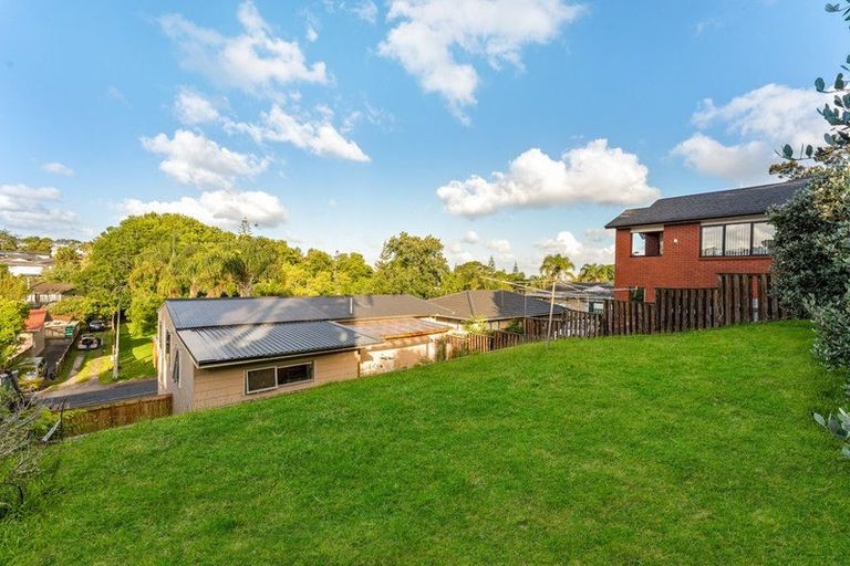 Photo of property in 24 Normanton Street, Glenfield, Auckland, 0629