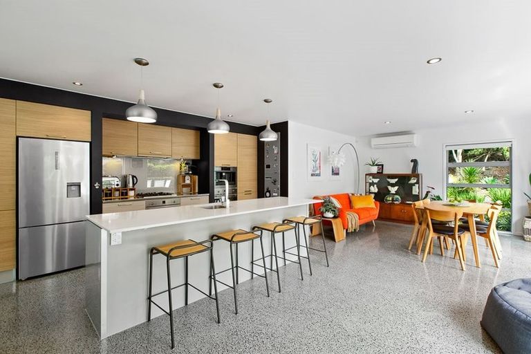 Photo of property in 26a Gladstone Road, Northcote, Auckland, 0627