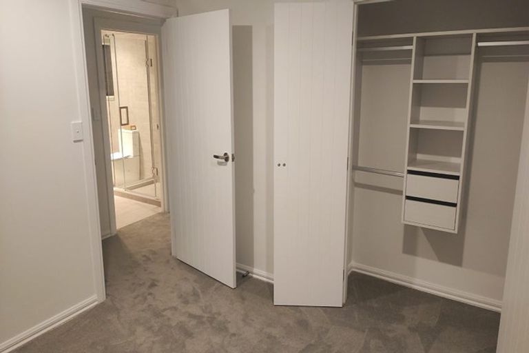 Photo of property in 2 Oakheart Way, Forrest Hill, Auckland, 0620