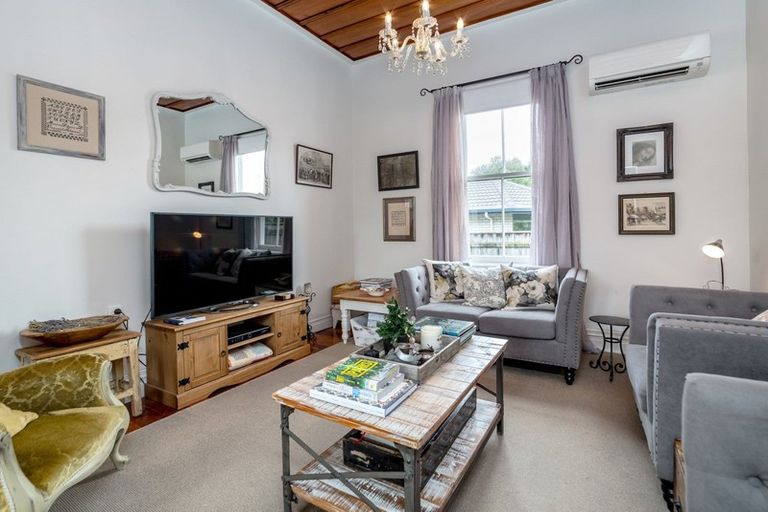 Photo of property in 27 Main Street, Greytown, 5712