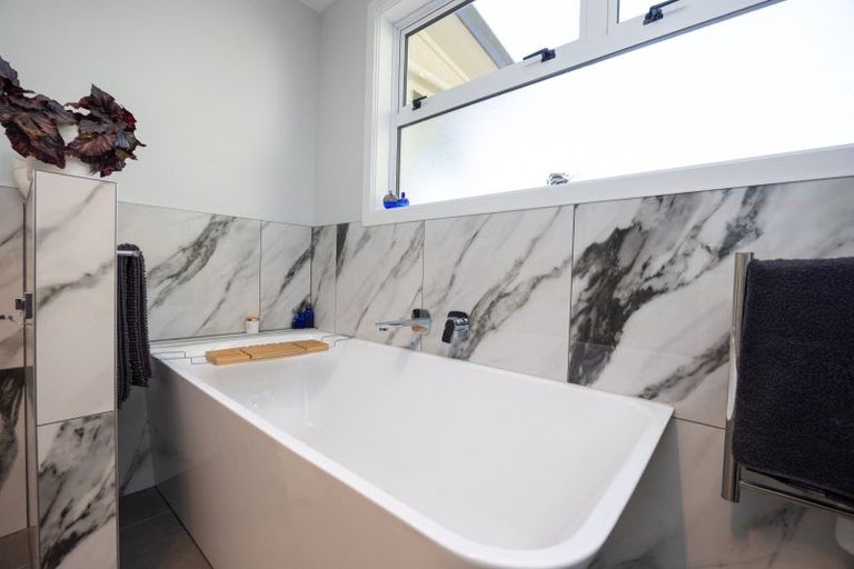 Photo of property in 658 Roberts Line, Kelvin Grove, Palmerston North, 4470