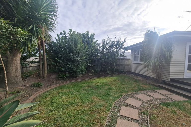 Photo of property in 65a Queen Road, Bellevue, Tauranga, 3110