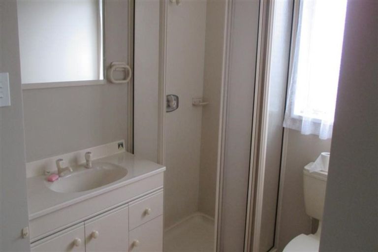 Photo of property in 3 Pyatt Place, Redwood, Christchurch, 8051