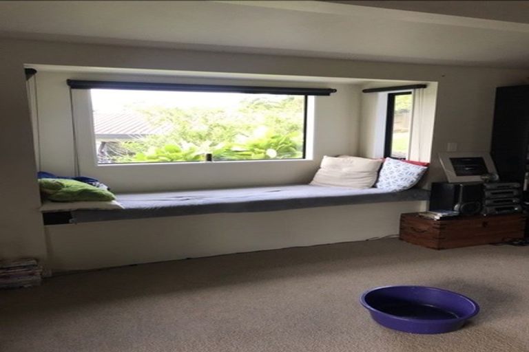 Photo of property in 14 Emery Grove, Bayview, Auckland, 0629