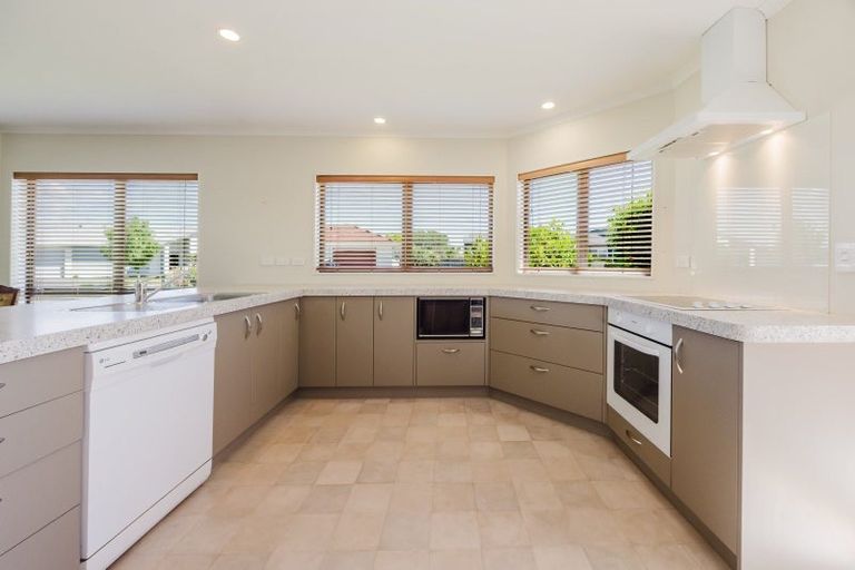 Photo of property in 22 Belgrove Place, Waipukurau, 4200