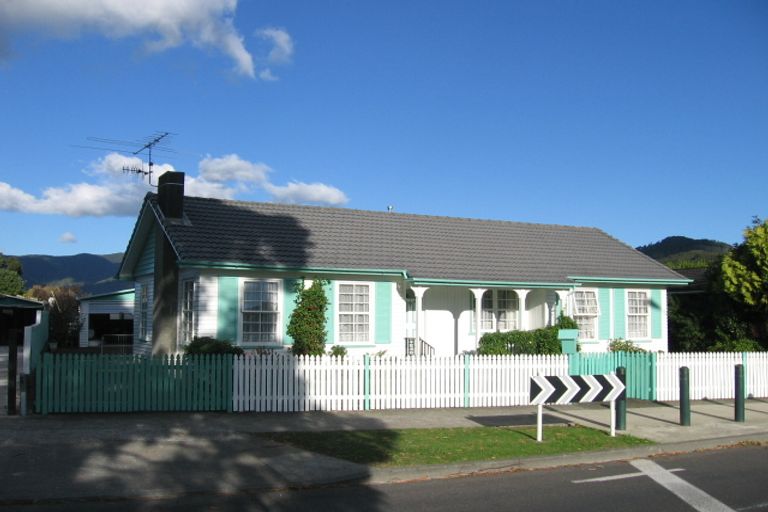 Photo of property in 52 Parkway, Wainuiomata, Lower Hutt, 5014