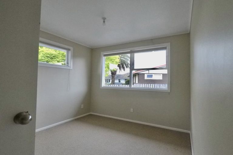 Photo of property in 13 Roby Street, Te Atatu Peninsula, Auckland, 0610