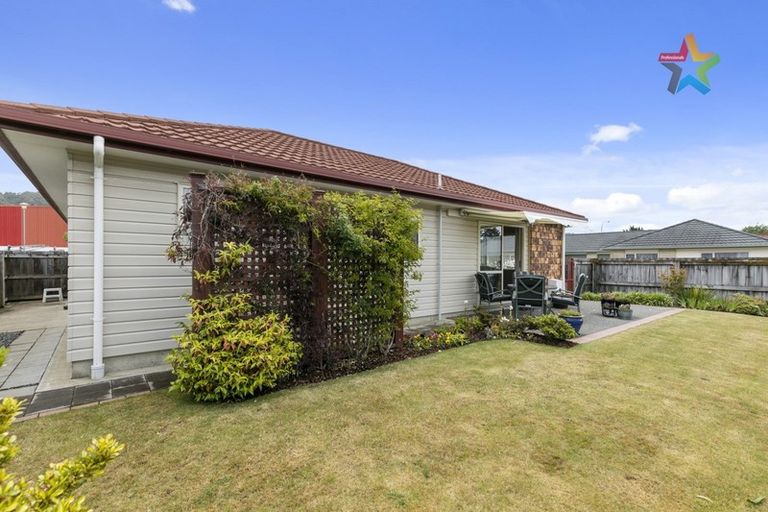 Photo of property in 38 Woodland Mews, Wainuiomata, Lower Hutt, 5014
