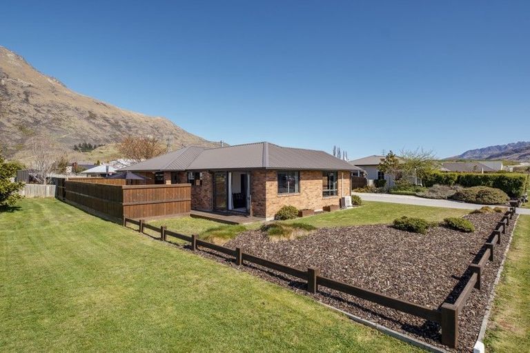 Photo of property in 74 Howards Drive, Lake Hayes, Queenstown, 9304