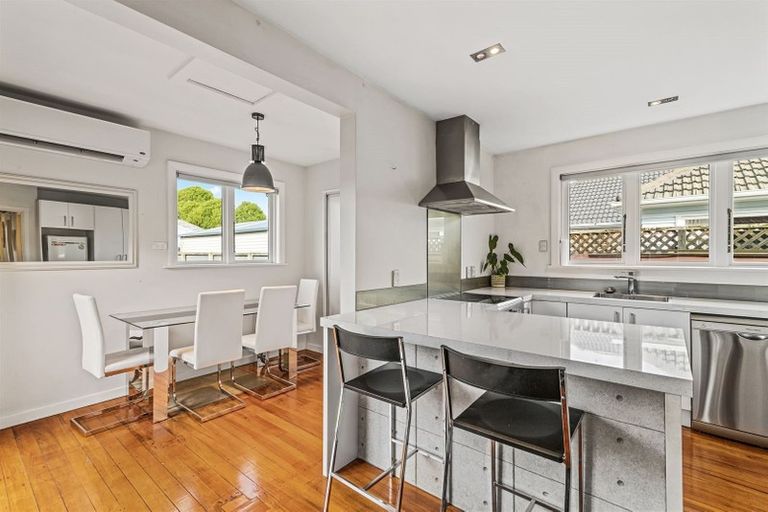 Photo of property in 210 Weston Road, St Albans, Christchurch, 8052