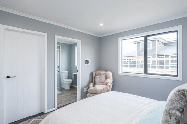 Photo of property in 471 High Street South, Carterton, 5713