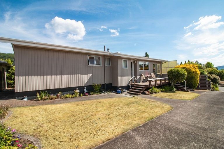 Photo of property in 13 Angela Place, Kinloch, Taupo, 3377