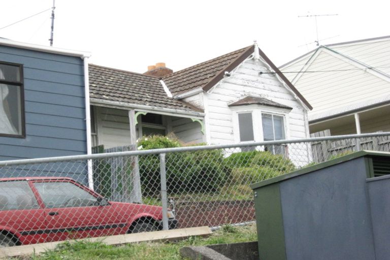 Photo of property in 32 Ripon Street, Lyttelton, 8082