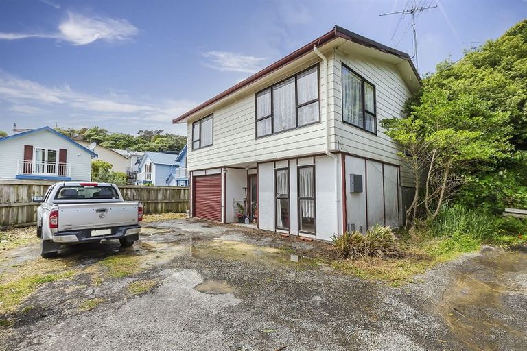 Photo of property in 13 Petherick Crescent, Johnsonville, Wellington, 6037