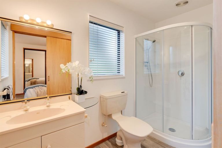 Photo of property in 6 Westgrove Avenue, Avonhead, Christchurch, 8042