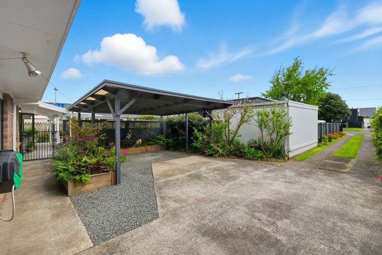 Photo of property in 38 Ngatai Road, Otumoetai, Tauranga, 3110