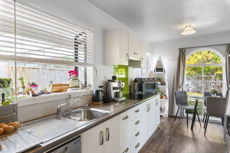 Photo of property in 25b Olive Terrace, Paraparaumu Beach, Paraparaumu, 5032