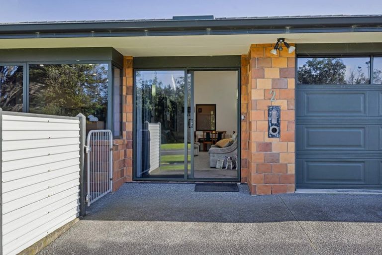 Photo of property in 2 Heaphy Road, Opunake, 4616