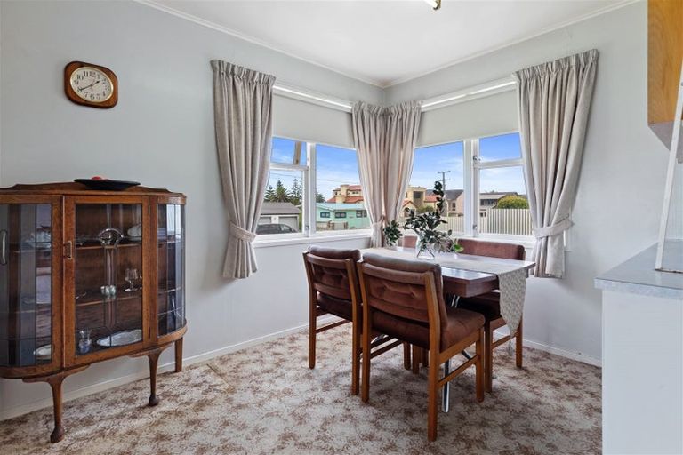 Photo of property in 1180 Papamoa Beach Road, Papamoa Beach, Papamoa, 3118