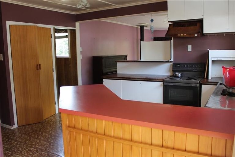 Photo of property in 12 Kendal Place, Merrilands, New Plymouth, 4312