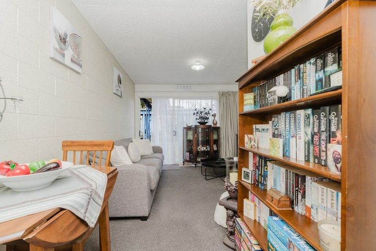 Photo of property in 2/100 River Road, Hamilton East, Hamilton, 3216