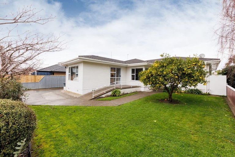 Photo of property in 352 College Street, West End, Palmerston North, 4410